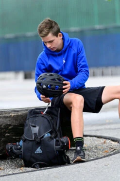 Rollerblade Pro Backpack 30 Litre - Black 5 Rollerblade Pro Backpack 30 Litre - Black -Skateboard Shop rollerblade pro backpack 30 litre black lifestyle